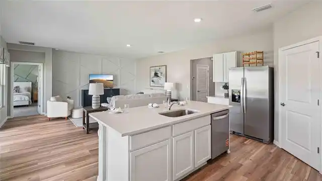 Listing Photo 6