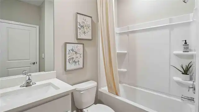 Listing Photo 10