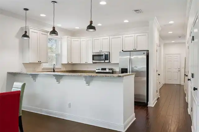Listing Photo 15