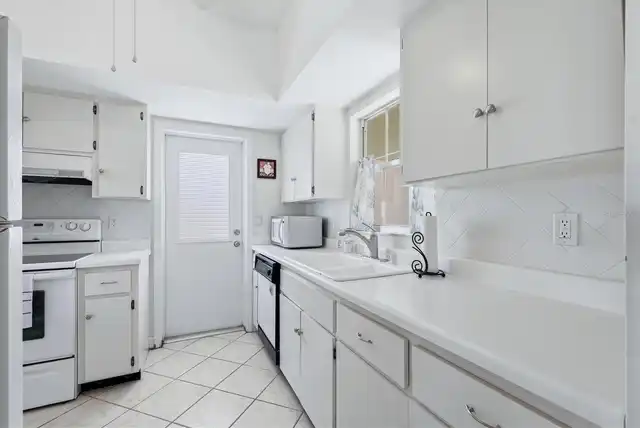 Listing Photo 15