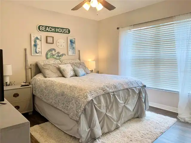 Listing Photo 8