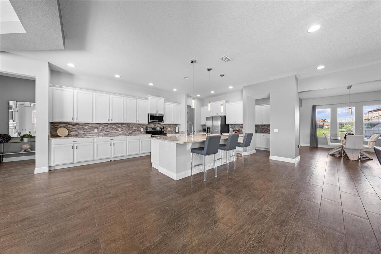 Listing Photo 11