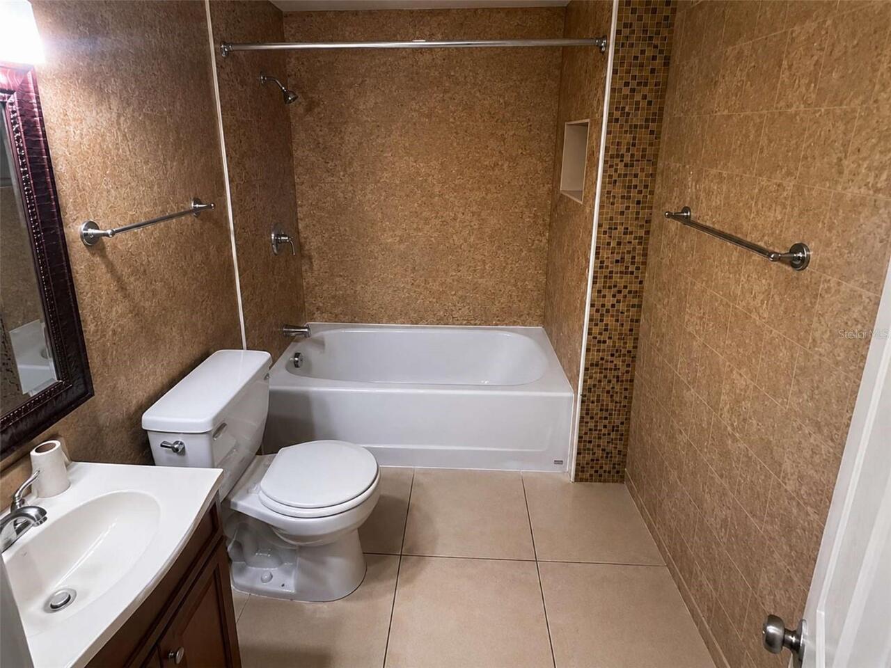 Listing Photo 11