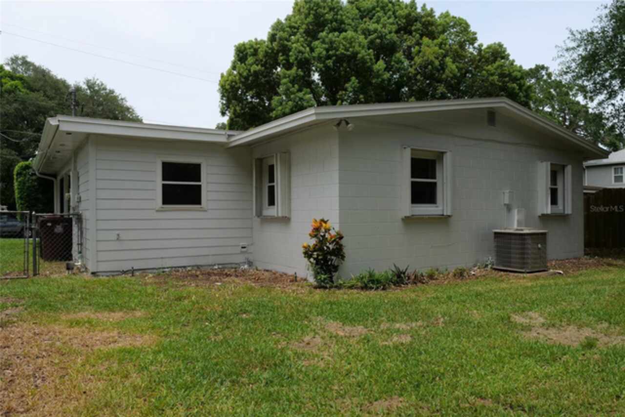 Listing Photo 12