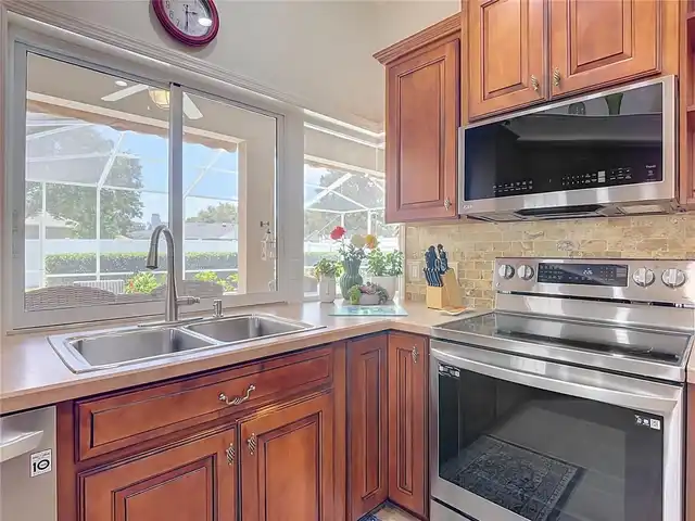 Listing Photo 11
