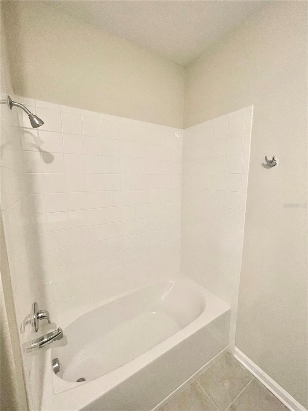 Listing Photo 12