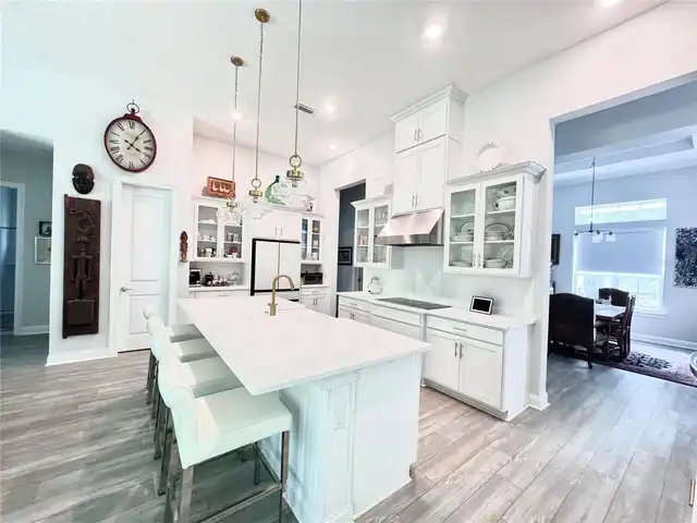 Listing Photo 7