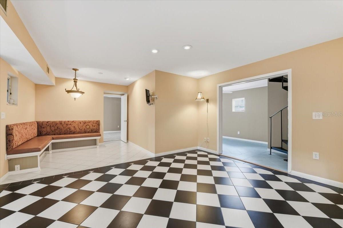 Listing Photo 11