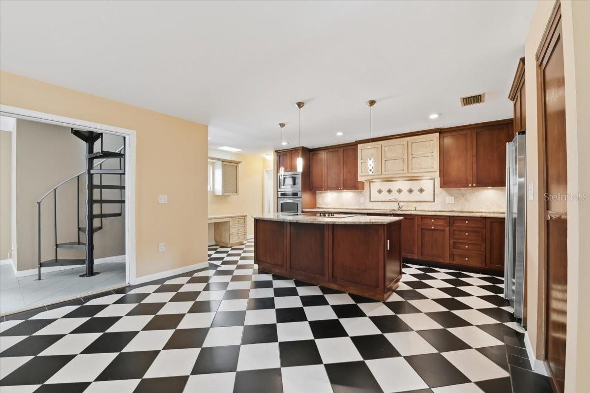 Listing Photo 17