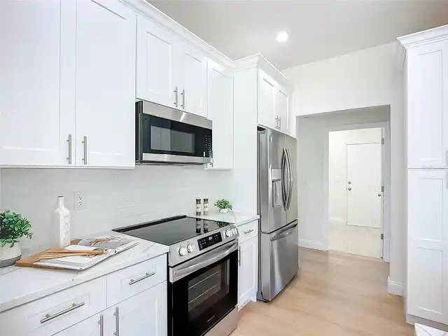 Listing Photo 10