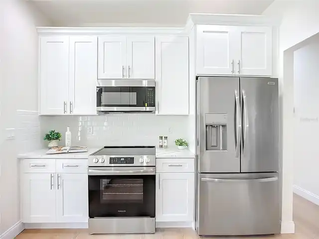 Listing Photo 11