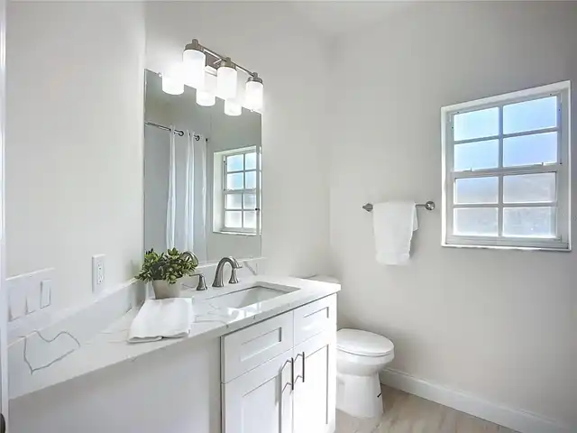 Listing Photo 22