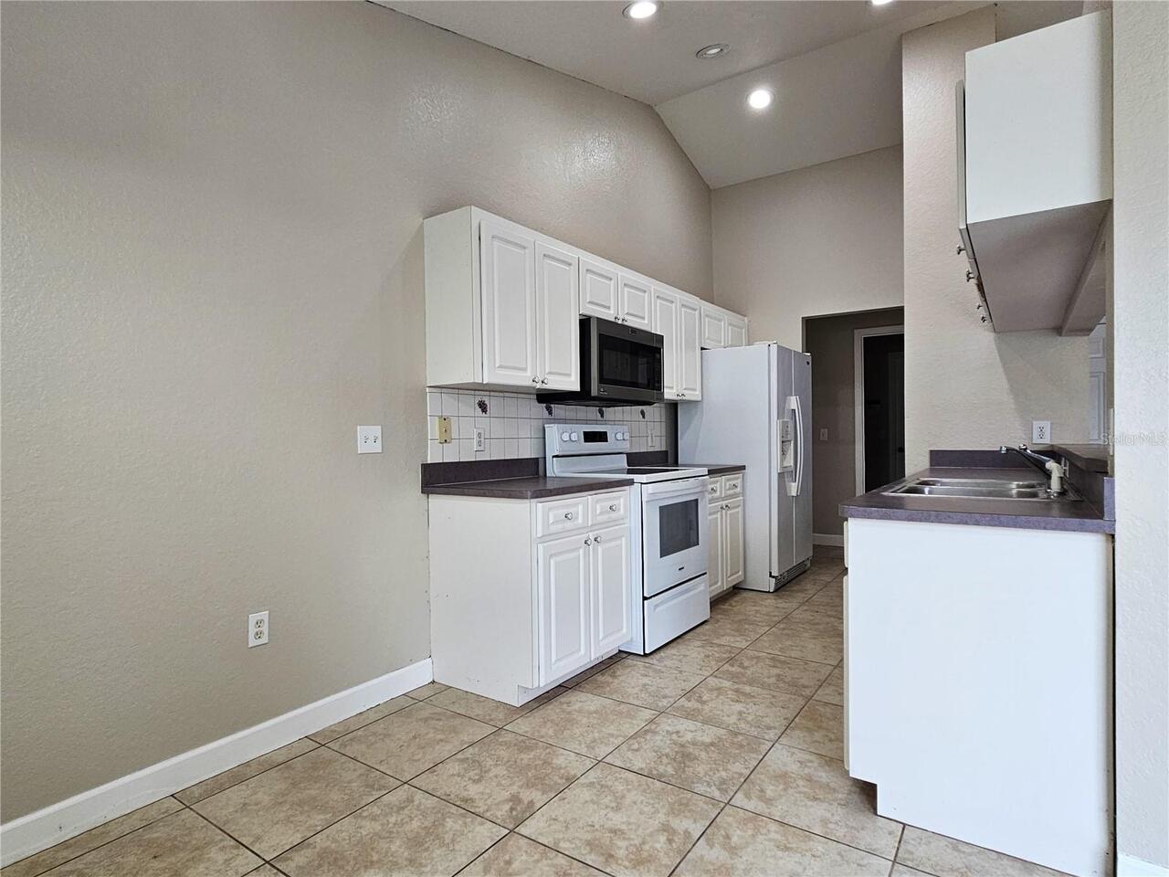 Listing Photo 8