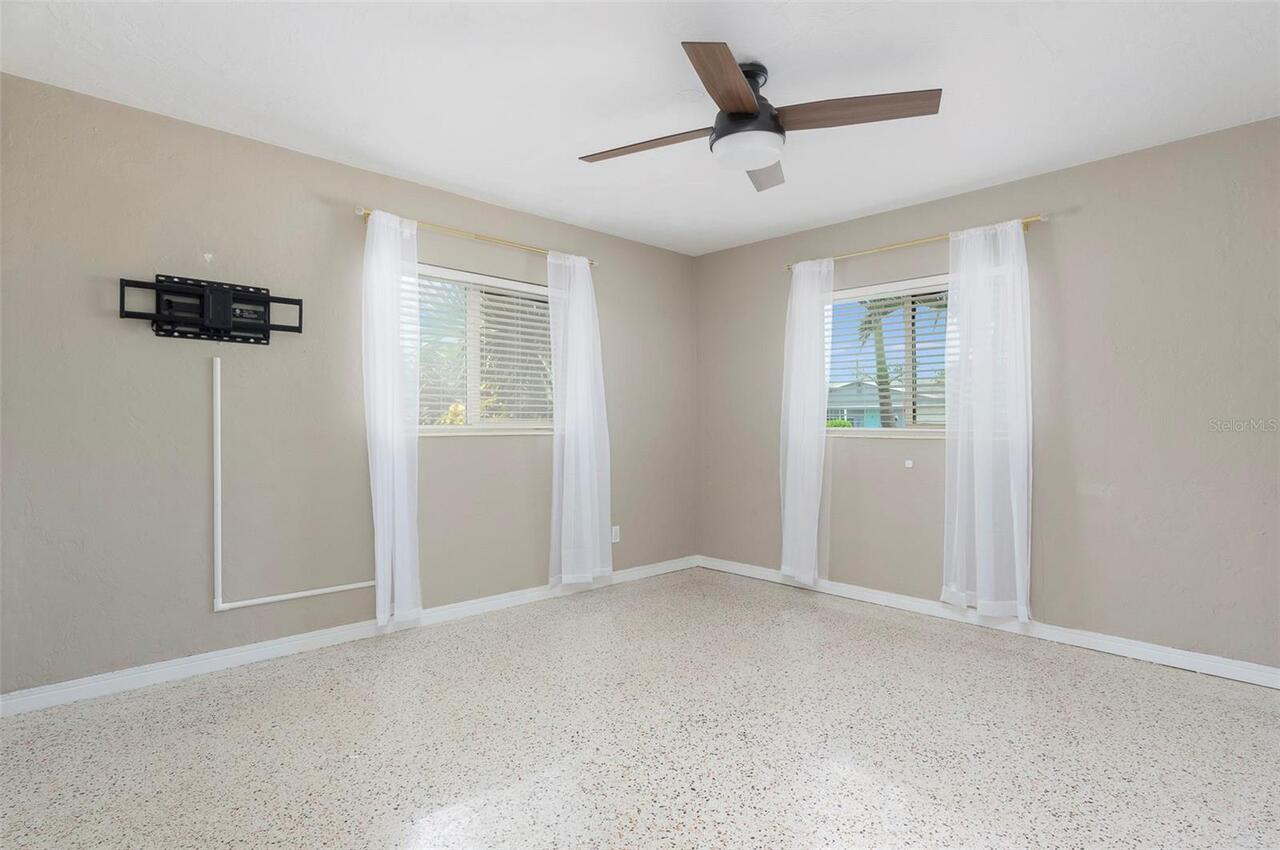 Listing Photo 32