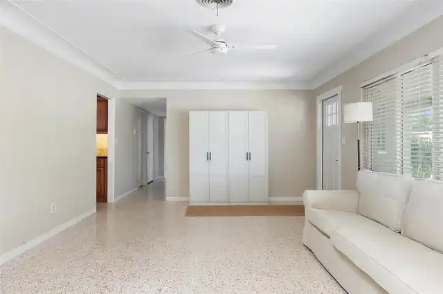 Listing Photo 9