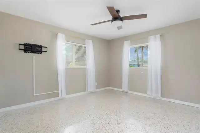 Listing Photo 32