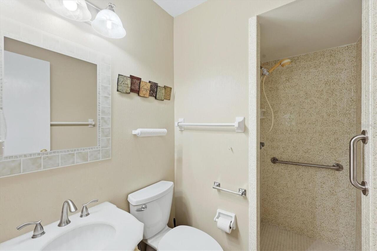 Listing Photo 12