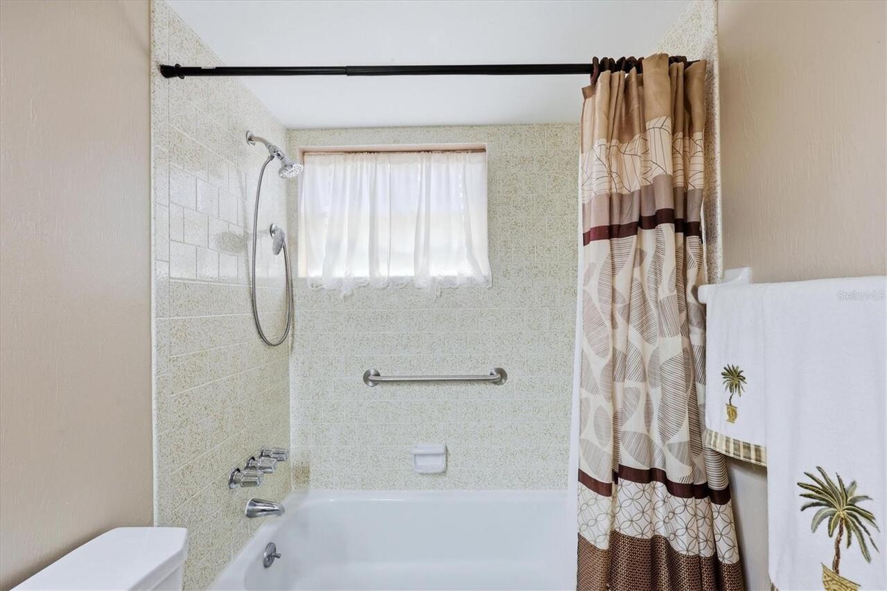 Listing Photo 18