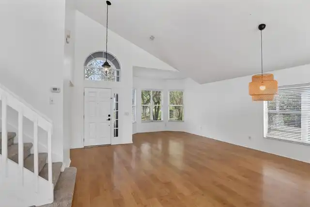Listing Photo 6