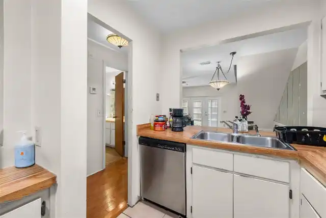 Listing Photo 10