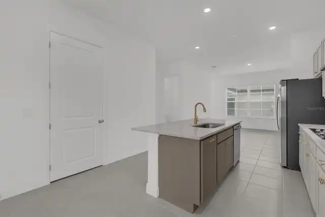 Listing Photo 16