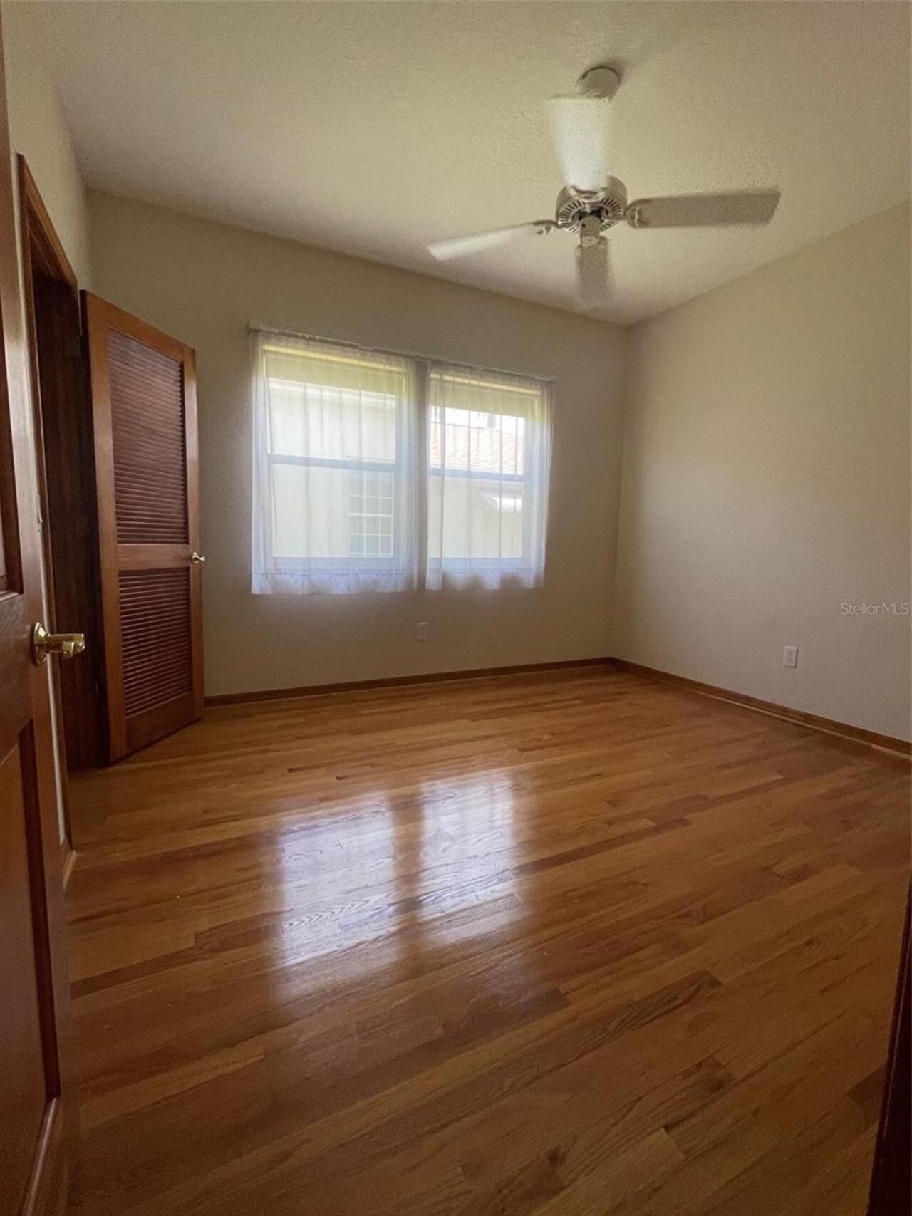 Listing Photo 10