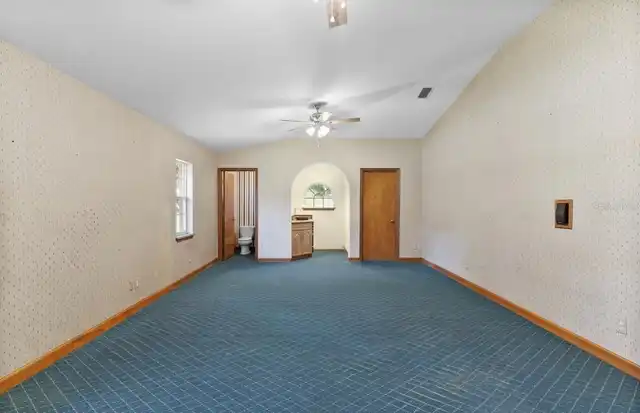 Listing Photo 34