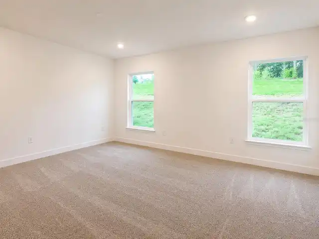Listing Photo 10