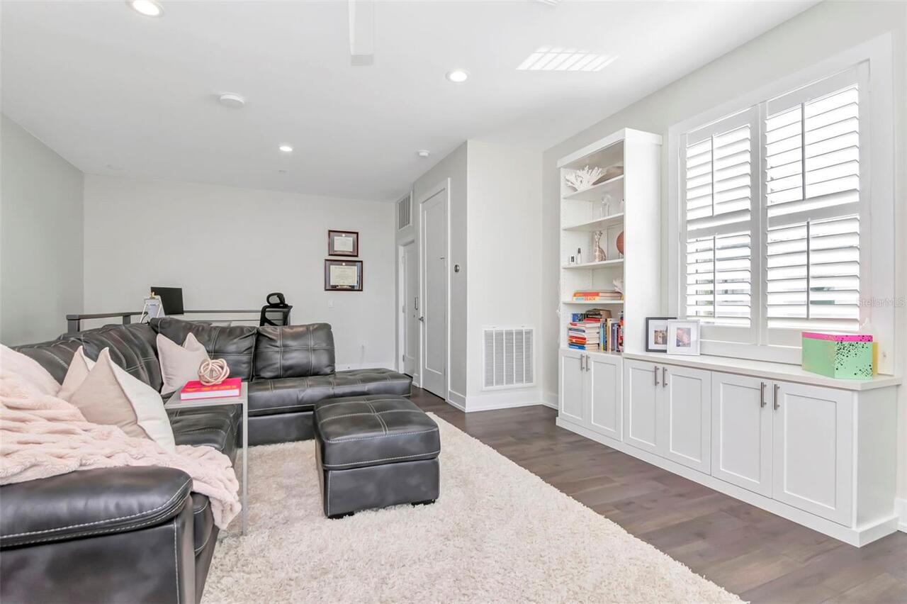 Listing Photo 17