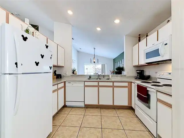 Listing Photo 10