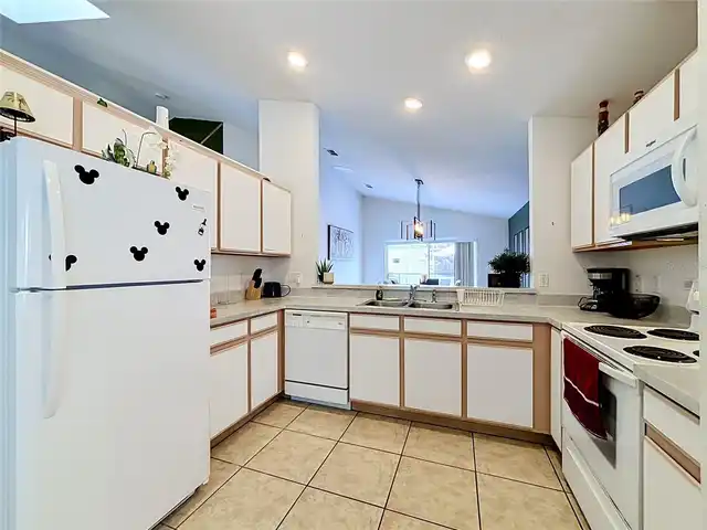 Listing Photo 11