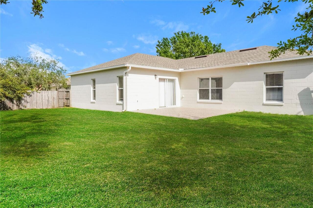 Listing Photo 12