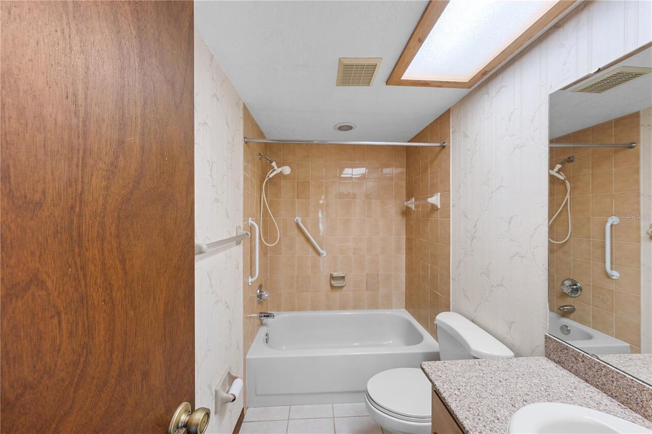 Listing Photo 10
