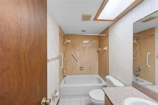 Listing Photo 10