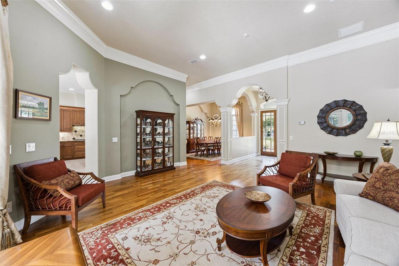 Listing Photo 11