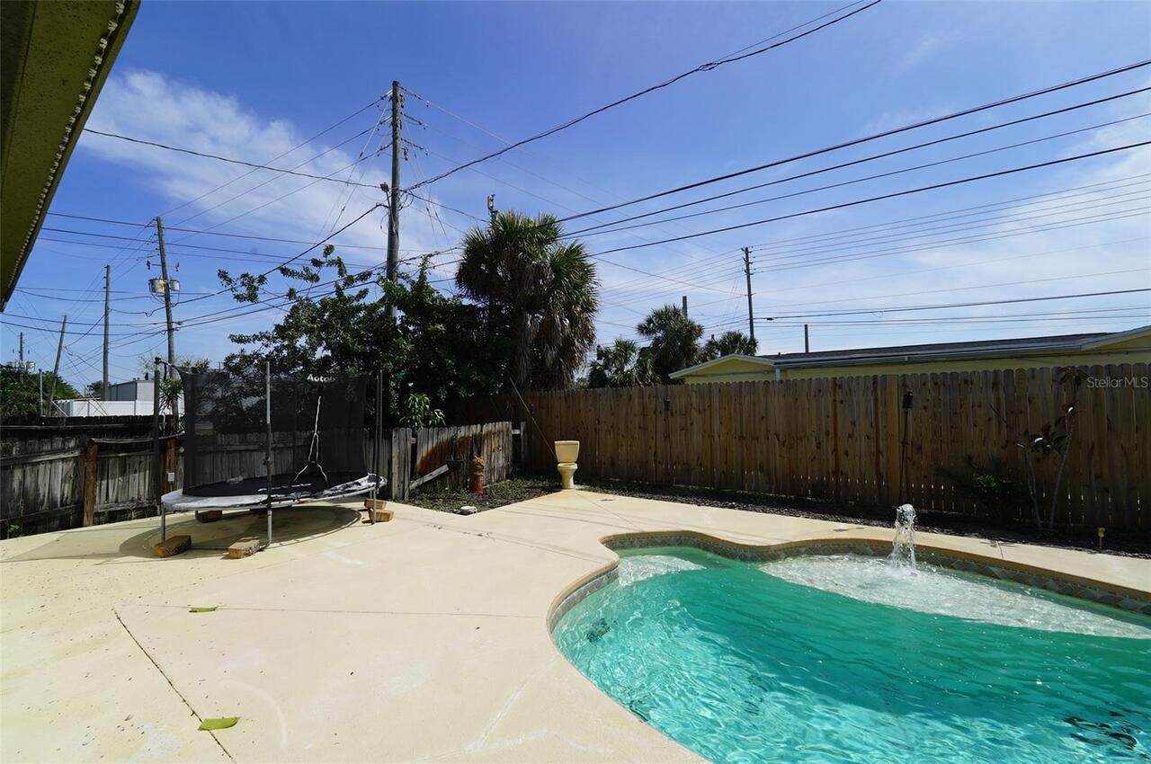 Listing Photo 8