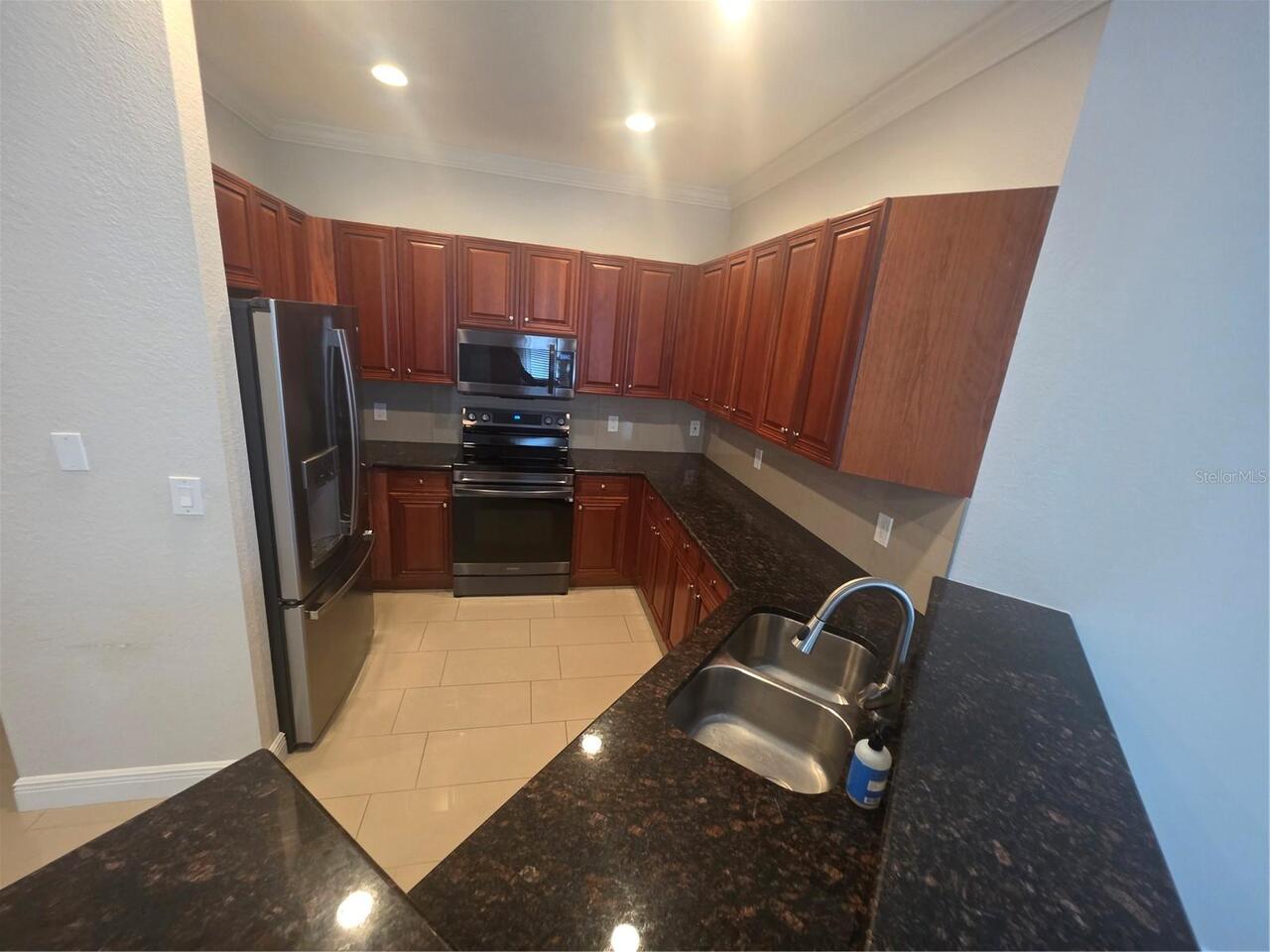 Listing Photo 12