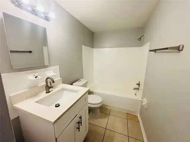 Listing Photo 8