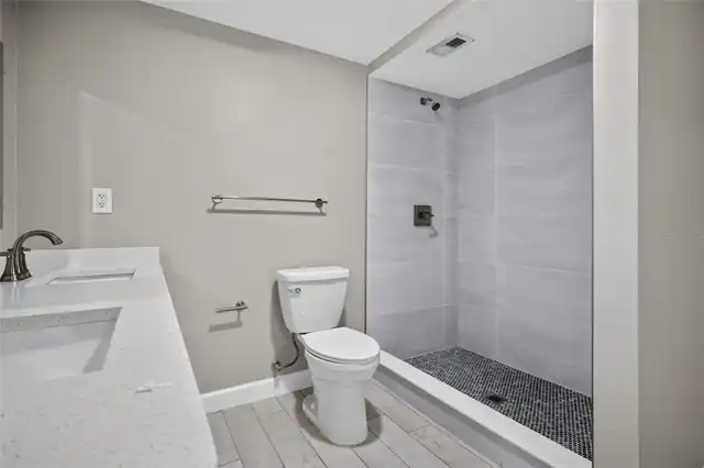 Listing Photo 20