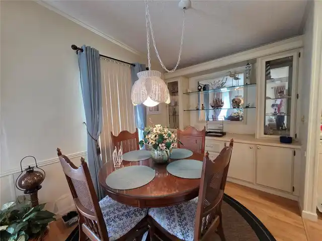 Listing Photo 7