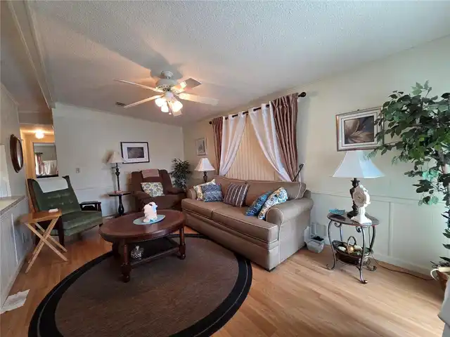 Listing Photo 9