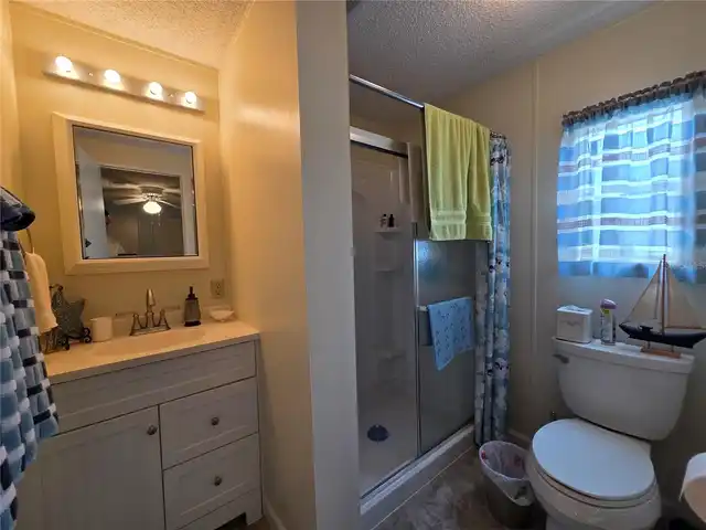 Listing Photo 12
