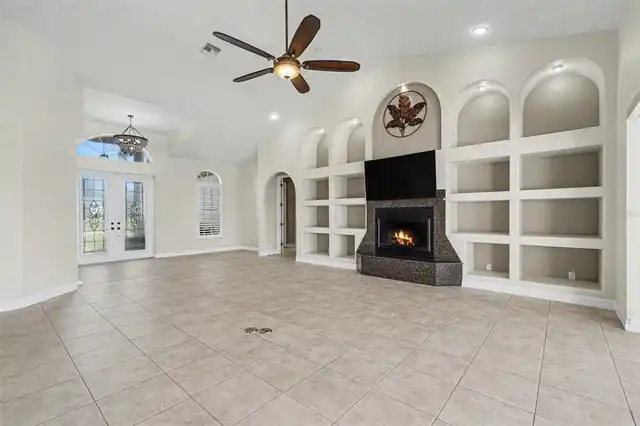 Listing Photo 10