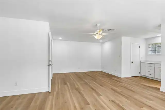Listing Photo 27