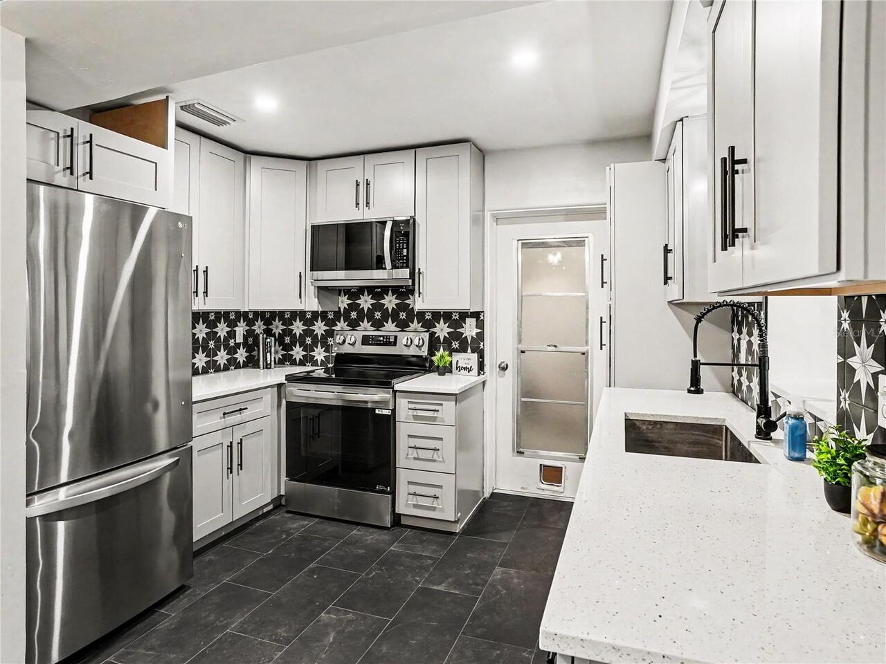 Listing Photo 9