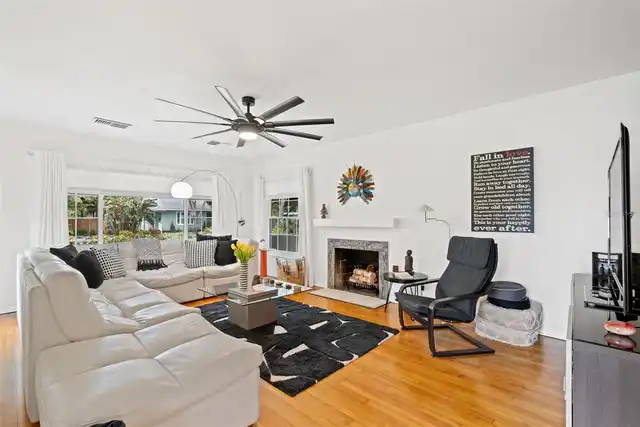 Listing Photo 6