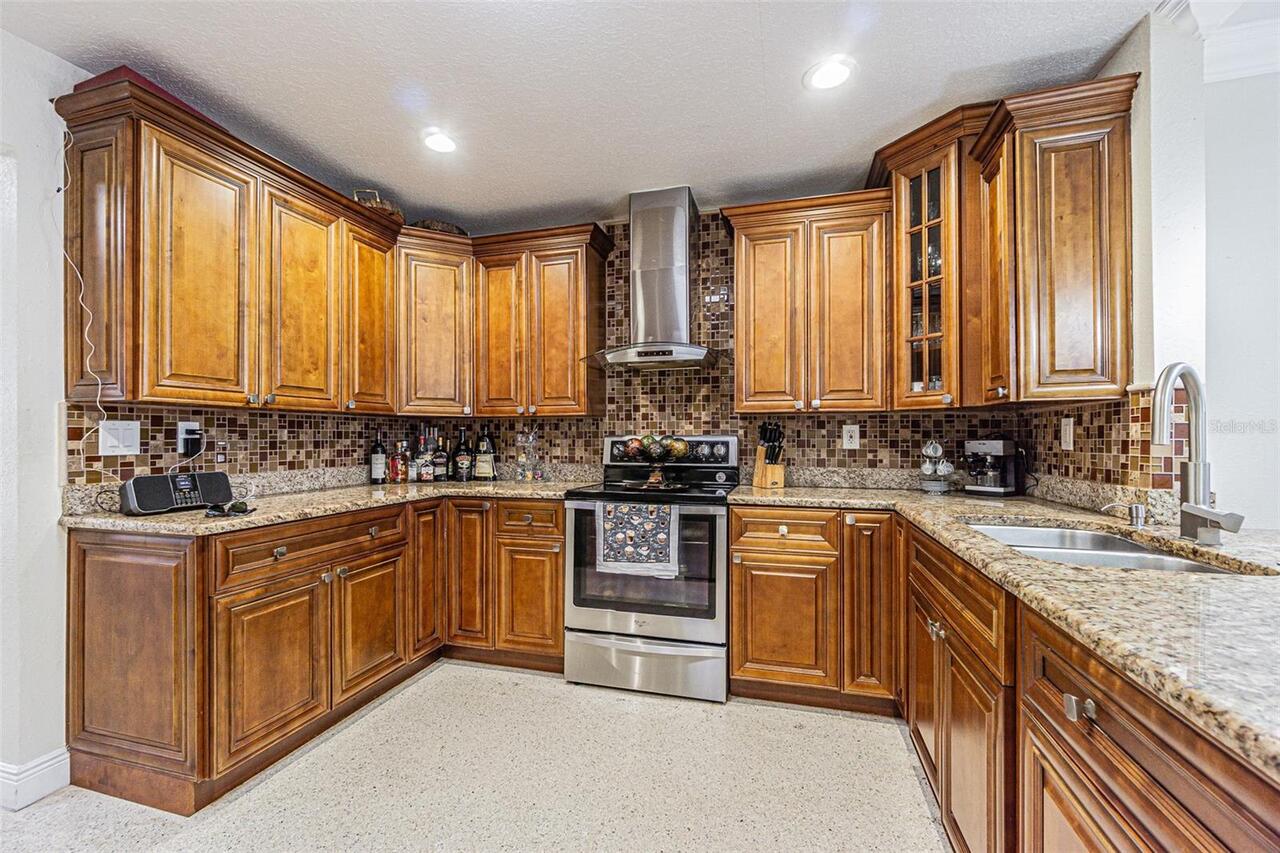 Listing Photo 17