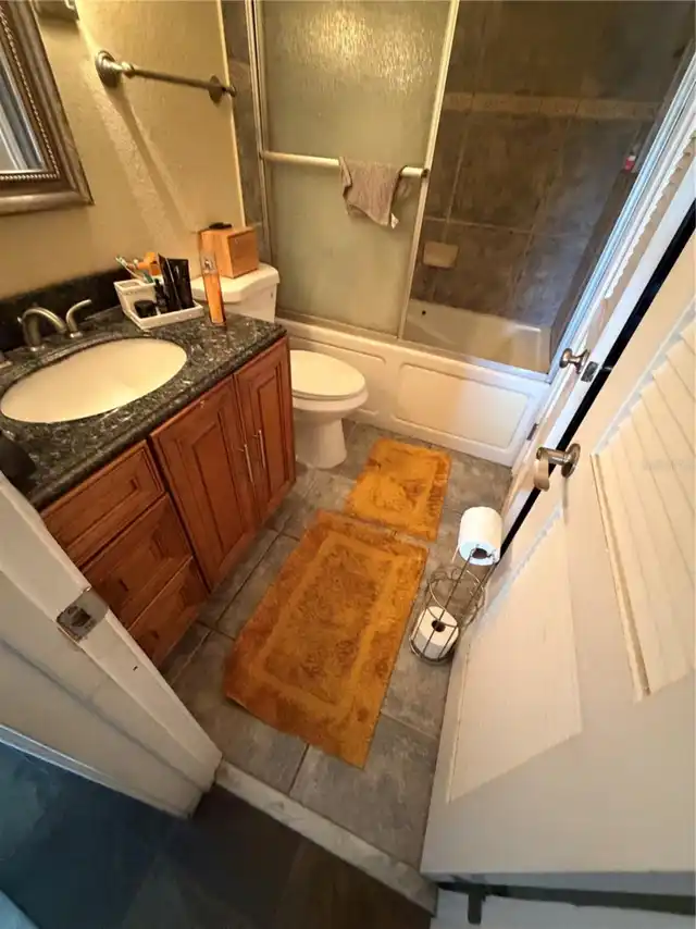 Listing Photo 10