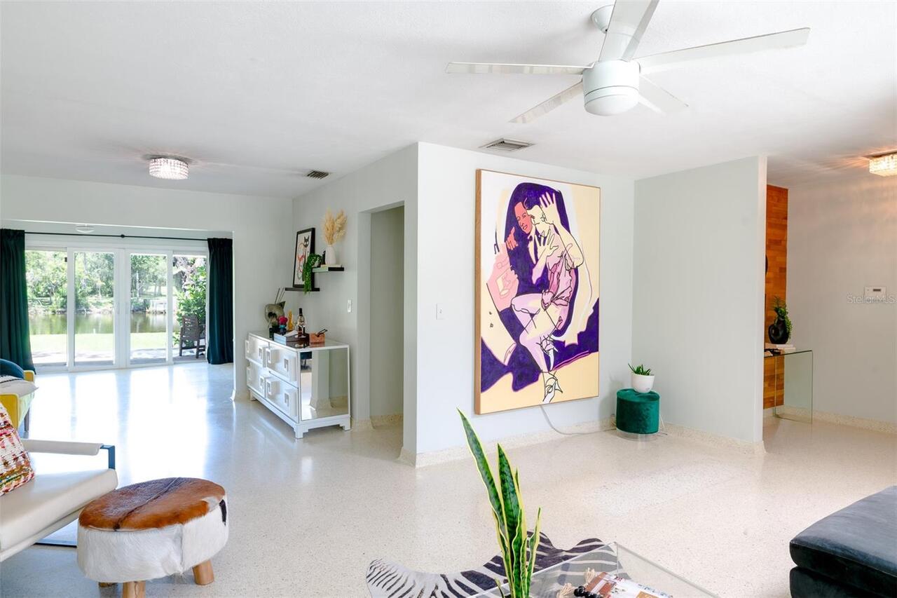Listing Photo 10