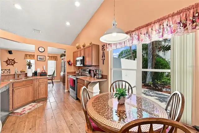 Listing Photo 16